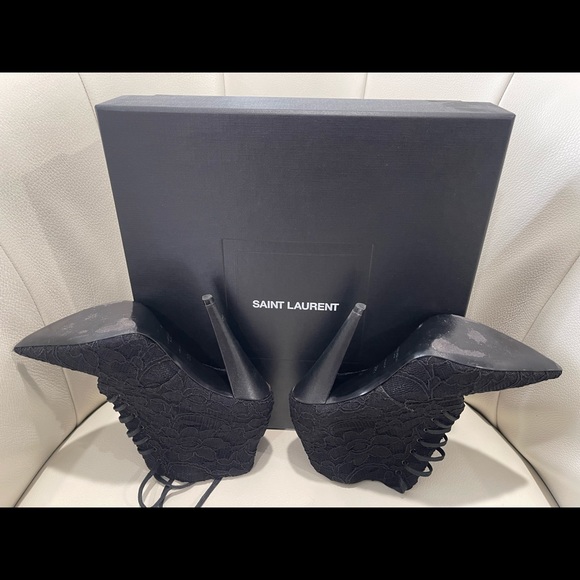 Saint Laurent Era Lace Booties Size 35.5 - Picture 3 of 5
